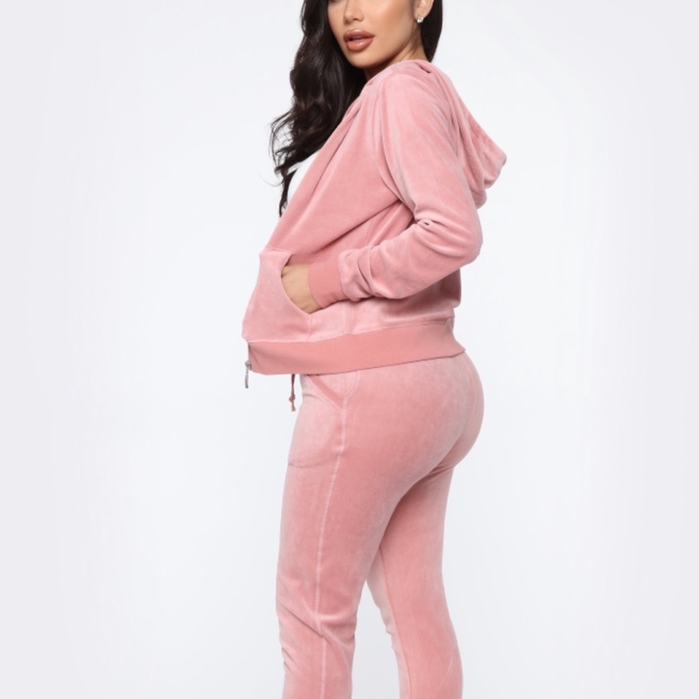 NWT Fashion Nova Original Trendsetter Velour Set
